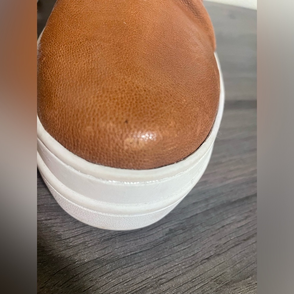 🍂 J Slides Brown and White Shoes - Picture 9 of 9